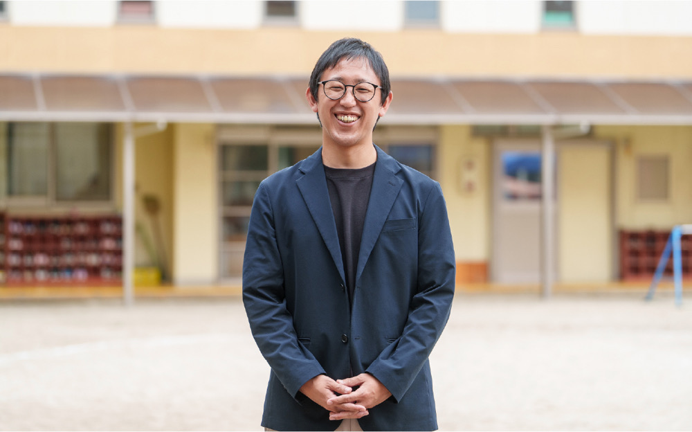 同胞こども園　園長　小嶋 一央