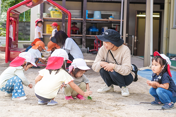 8:30 登園・あそび